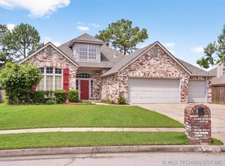 112 S Yellowood Ave, Broken Arrow, OK 74012
