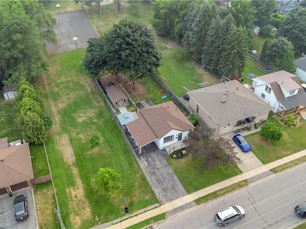 76 Wood St, Brantford, ON N3R 2L2