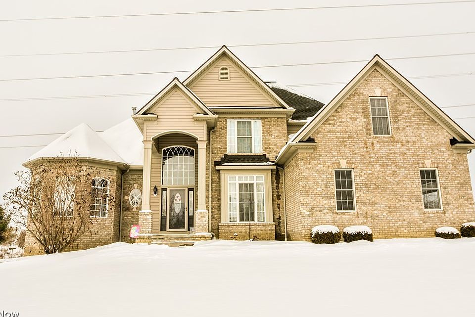 1st image of 8977 Chinaberry Cir N