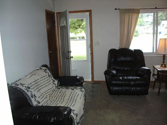 4th image of 144 Deerfield Pl