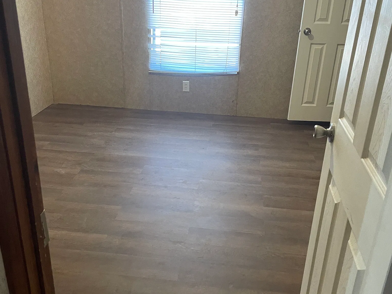 3 bed, 1280 sqft, $950 — Photo 4
