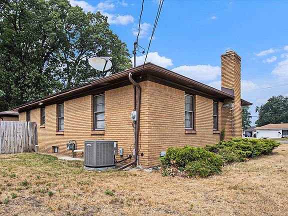 4th image of 3811 Clyde Park Ave SW