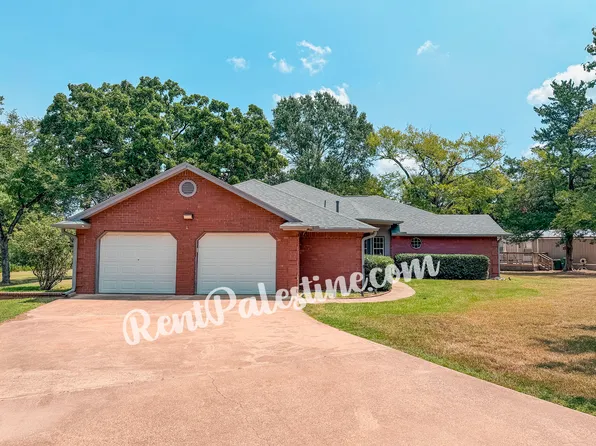 282 An County Road 2211, Palestine, TX 75803