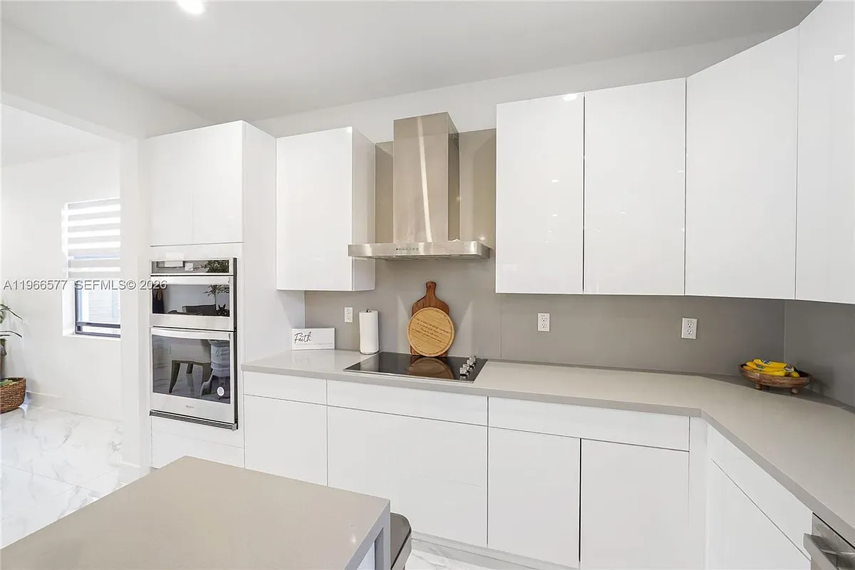 Building Photo - 2165 SW 145th Ave #2165