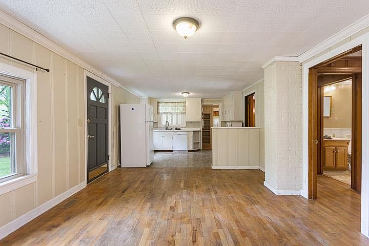 2nd image of 3526 Petway Rd