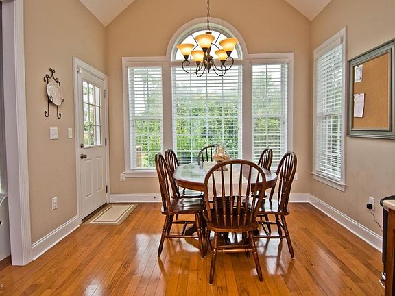 4th image of 1802 Red Fox Ln