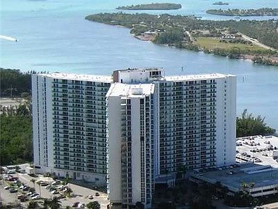 1st image of 100 Bayview Dr #1/1