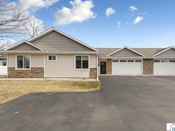 3072 Prairie Rose Dr, Mankato, MN 56001