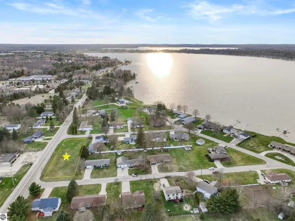 Lots 74 78 Sunnyside Dr, Cadillac, MI 49601