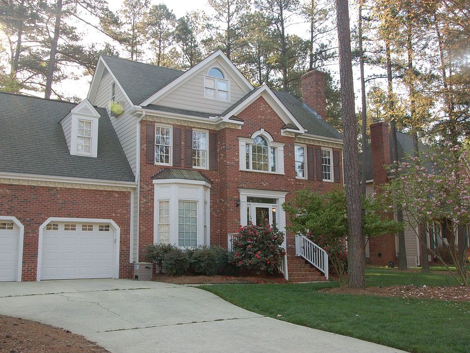 Brick front, 2 car garage