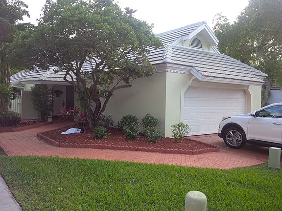 3rd image of 4823 Nw 101 Place