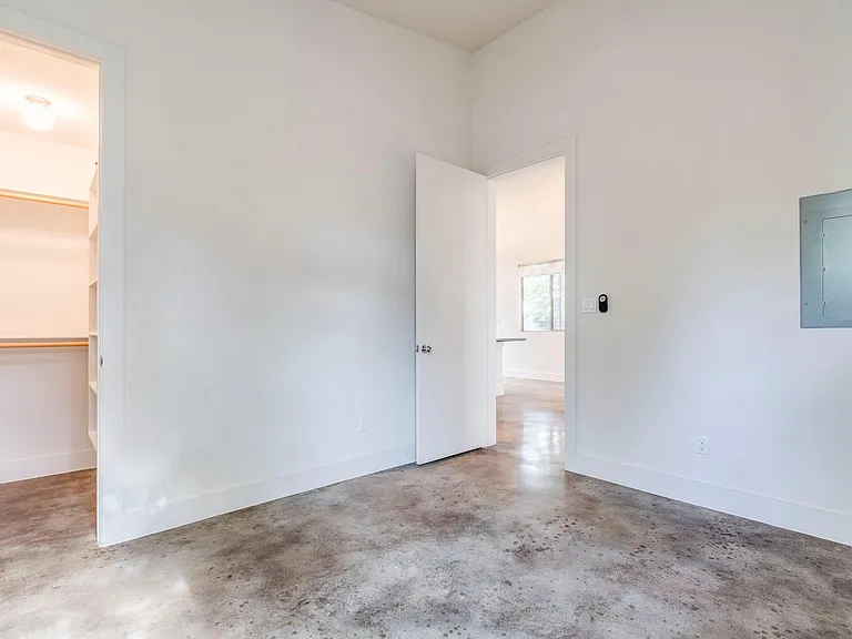 1404 Singleton Ave #B — Photo 10