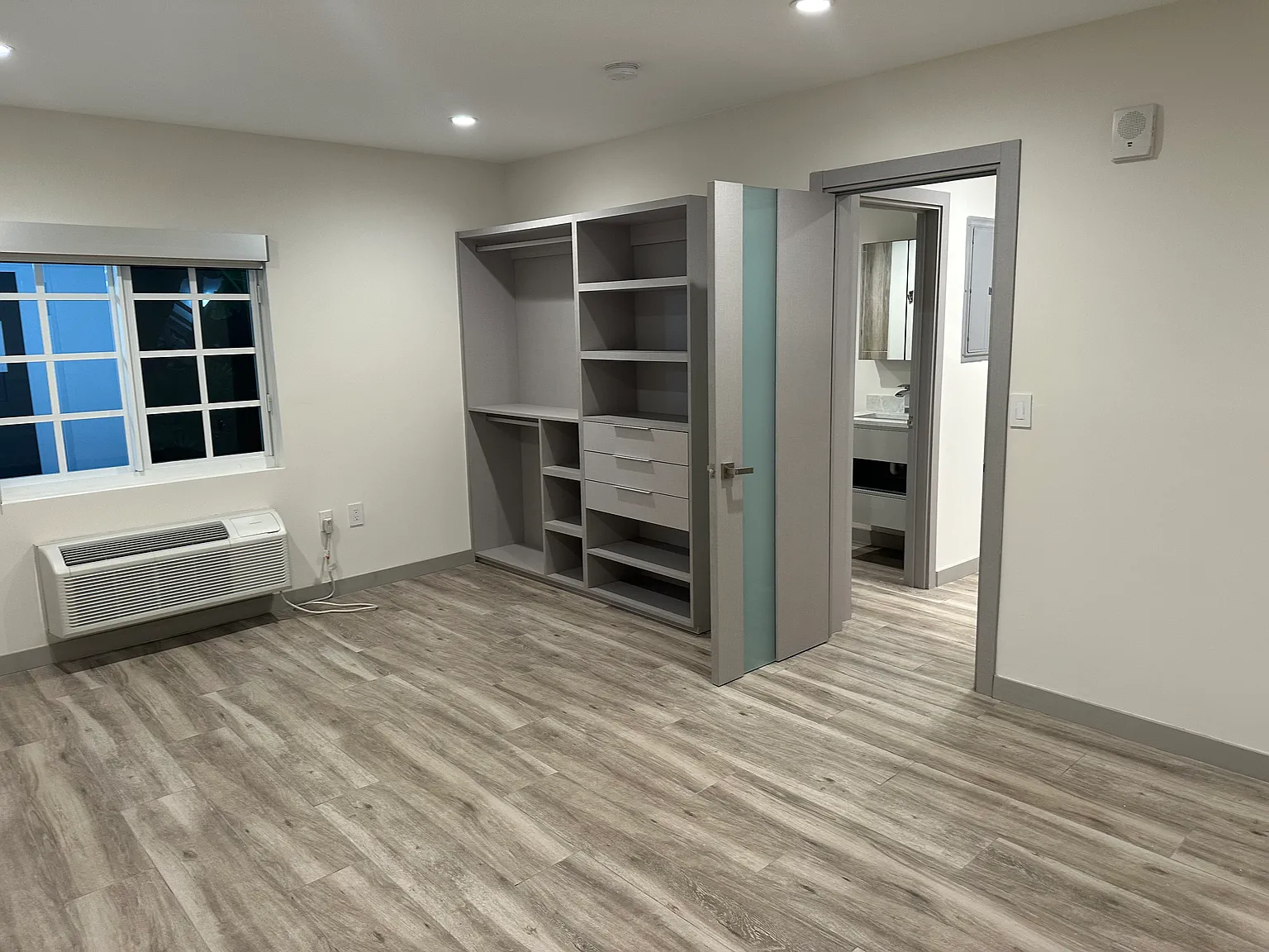 1 bed, 695 sqft, $2,550 — Photo 2