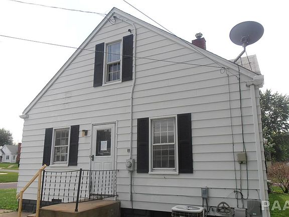 4th image of 915 Mary St