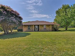 3070 Oak Tree Ln, Midlothian, TX 76065
