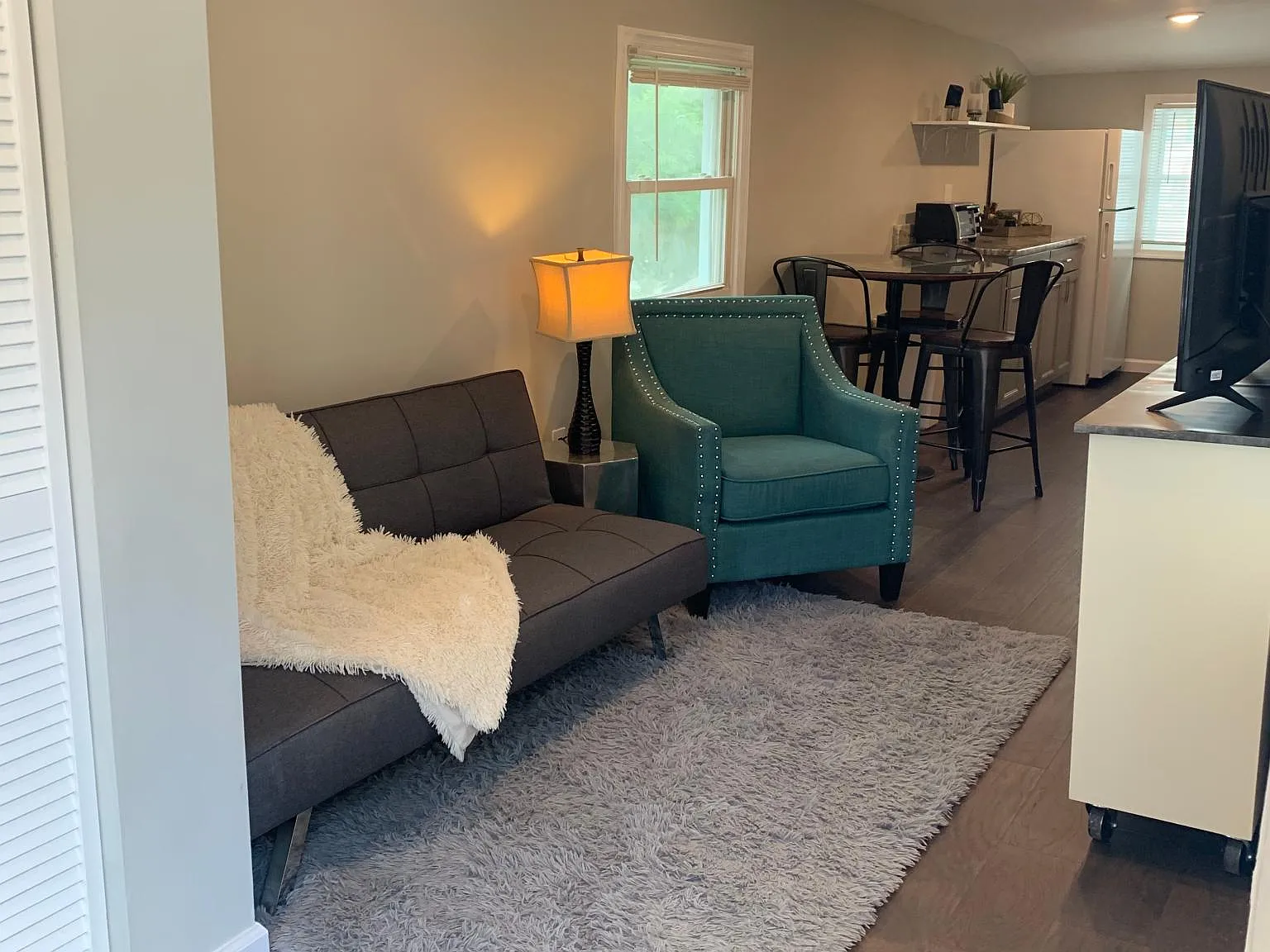 2 bed, 600 sqft, $1,695 — Photo 2