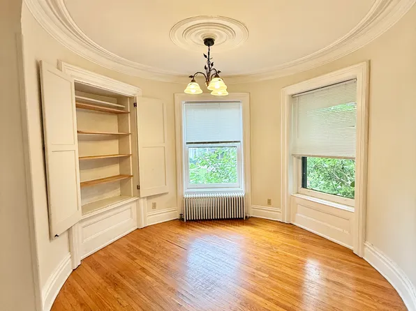 143 2nd Ave APT 2F, Troy, NY 12180