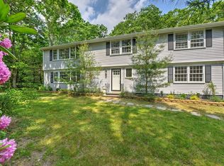 16 Thatcher Rd, Plymouth, MA 02360