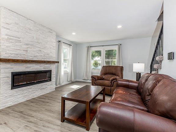 4th image of 2855 Saint Anne Dr