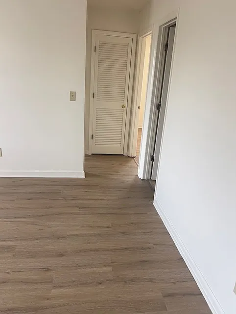 Building Photo - 509 Oakwood Ave #9