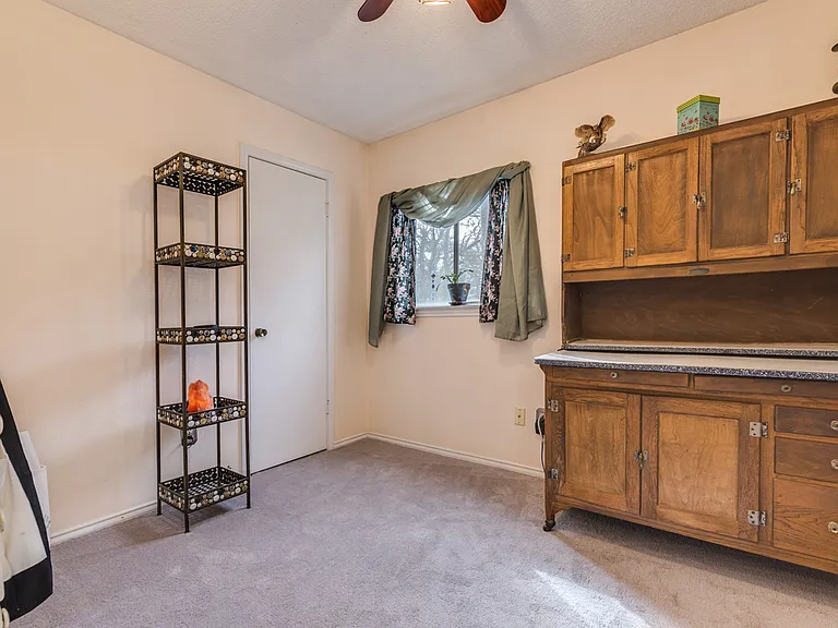 8309 Horton Trl — Photo 12