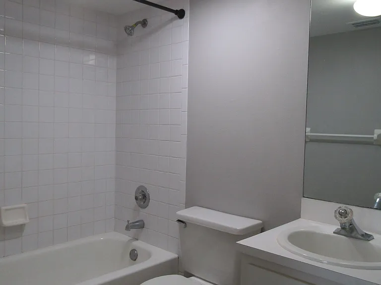 607 S Albany Ave #12 — Photo 19
