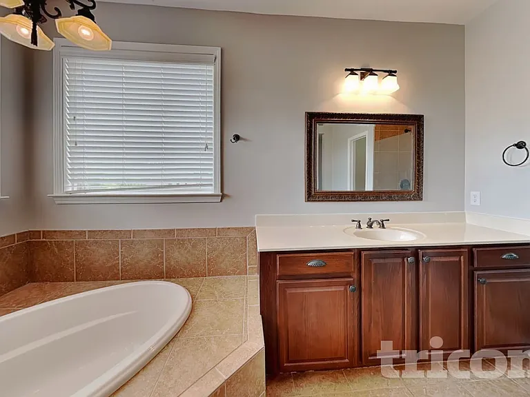 4384 Challedon Dr — Photo 12