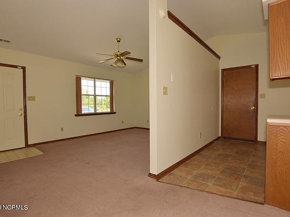 5th image of 415 Oregon Trl