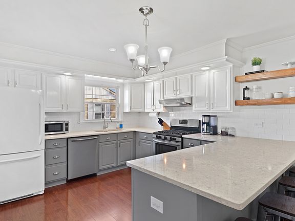 5th image of 10048 S Keeler Ave