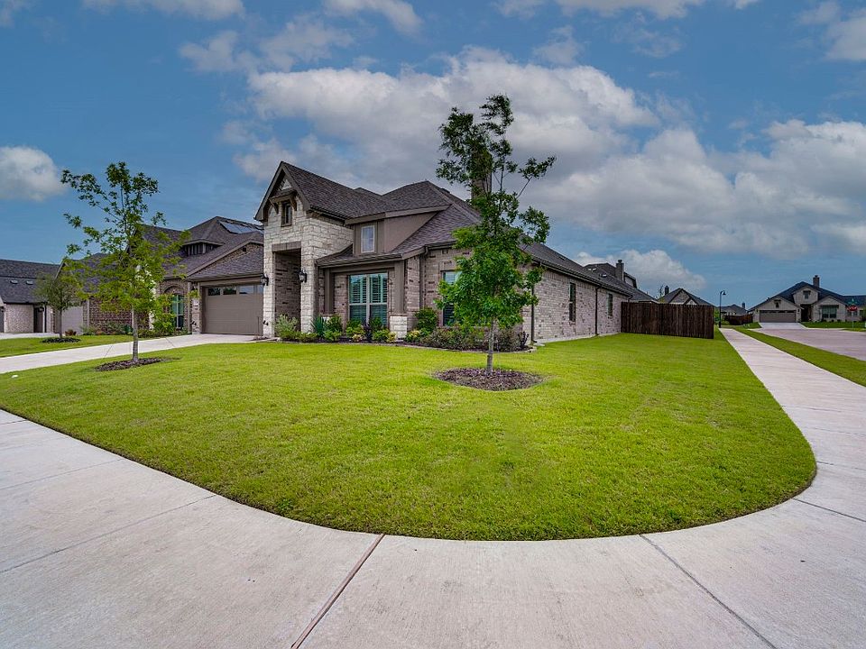 1st image of 128 Crockett Dr