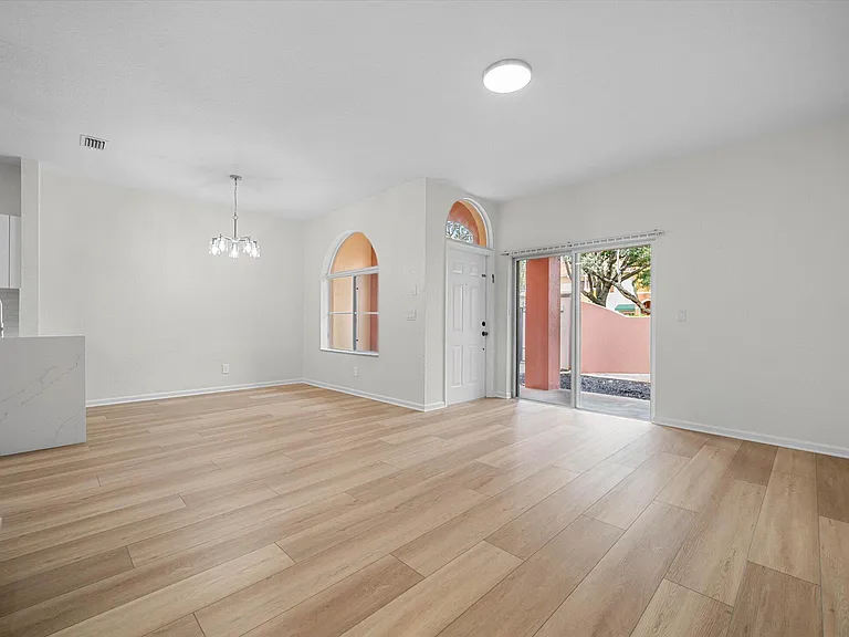 1204 Santa Catalina Ln — Photo 7