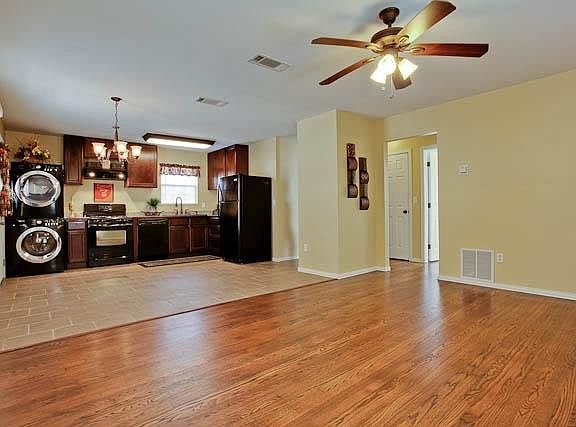 4th image of 824 Woodleigh Dr