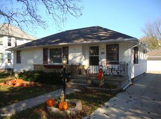 105 S 3rd Ave, Forreston, IL 61030