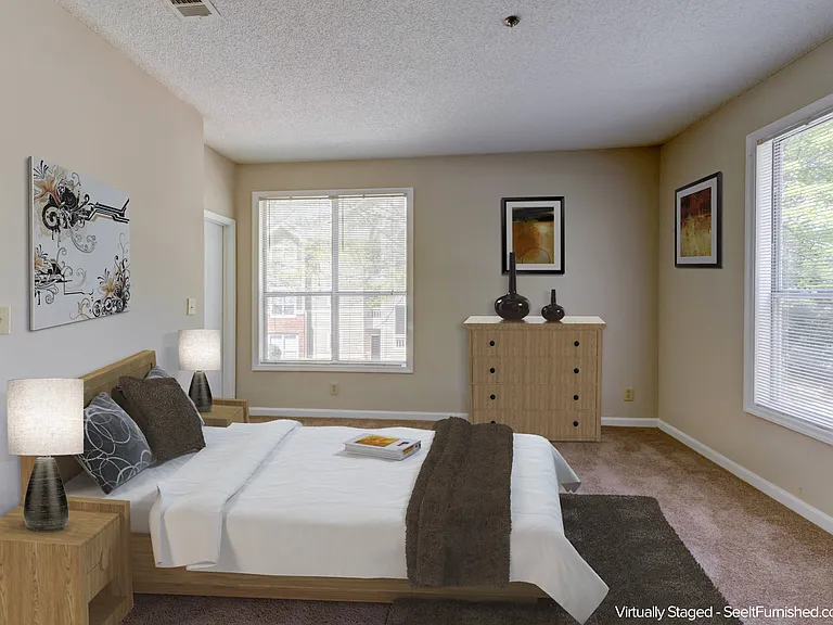 Cambridge Apartments — Photo 41