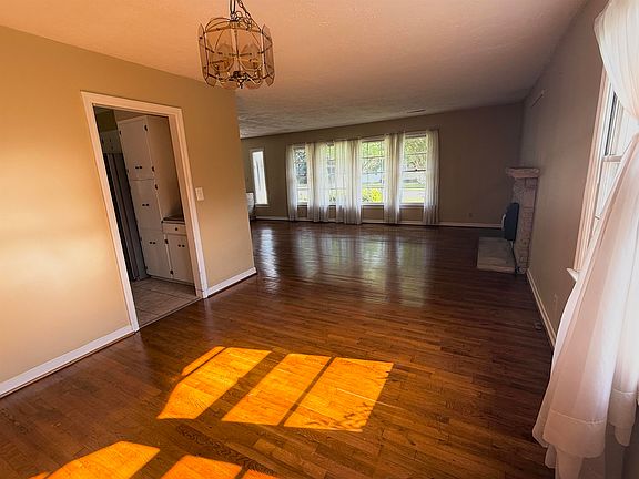 3rd image of 1090 3rd St