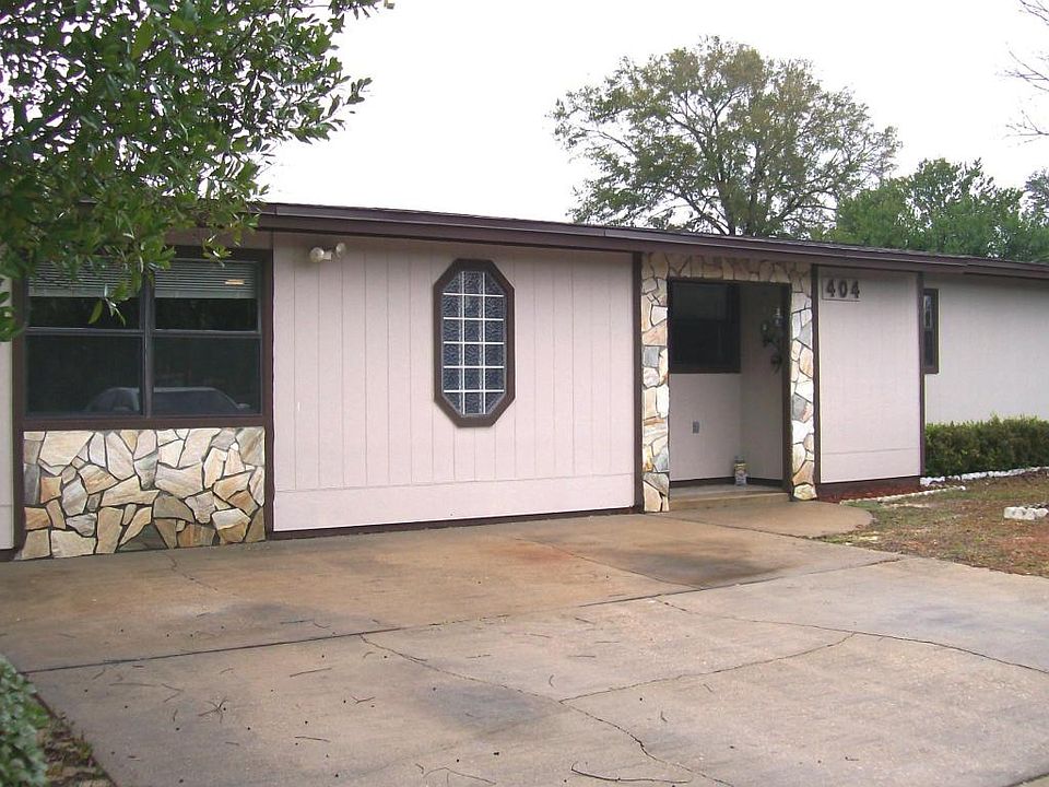 1st image of 404 Newcastle Dr