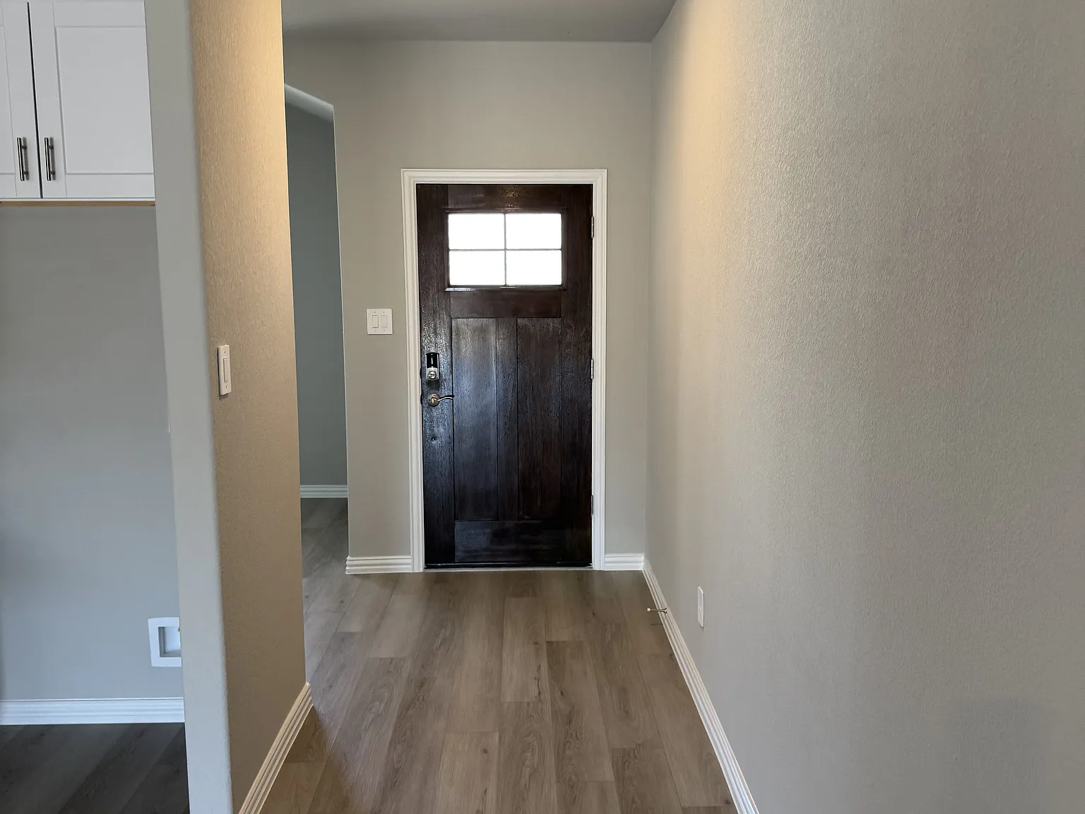 3 bed, 1833 sqft, $2,100 — Photo 4