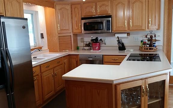 2nd image of 701 Avenue A