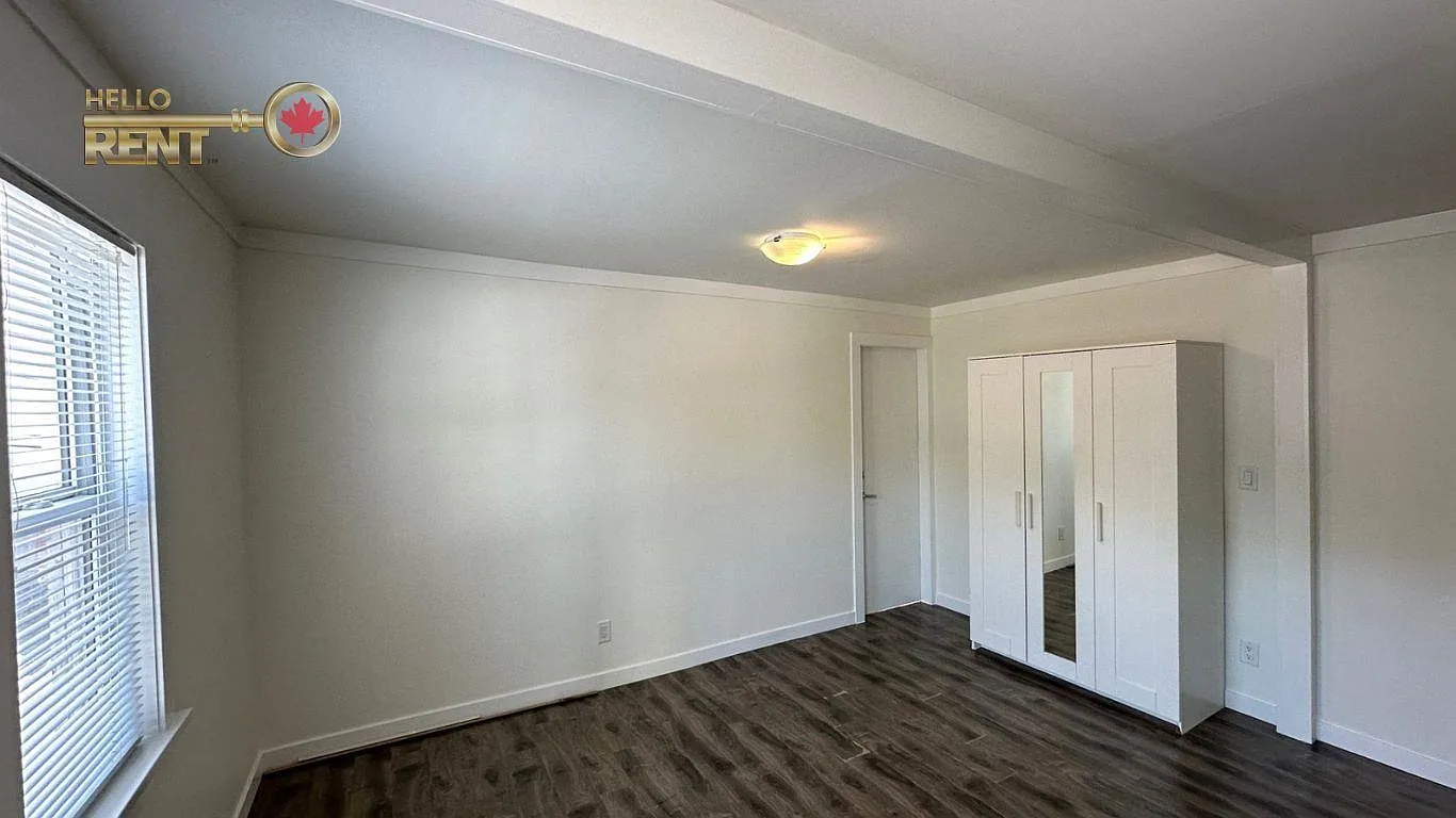 Studio, 375 sqft, $1,690 — Photo 4