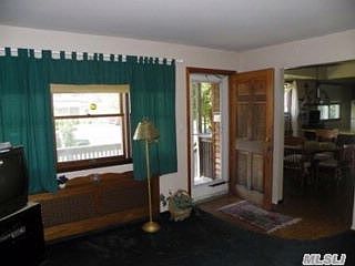 3rd image of 207 Marilynn St
