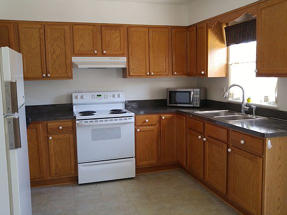 3rd image of 10351 Canterbury St APT 2W