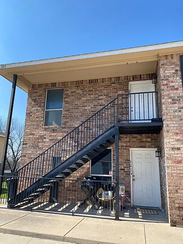215 N Denton St #201 Photo 1