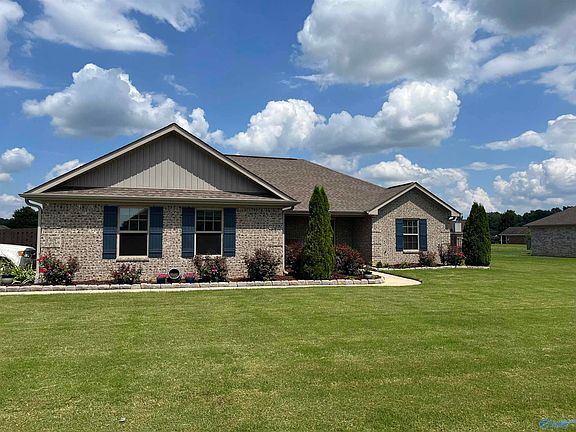 2nd image of 112 Creekwood Dr