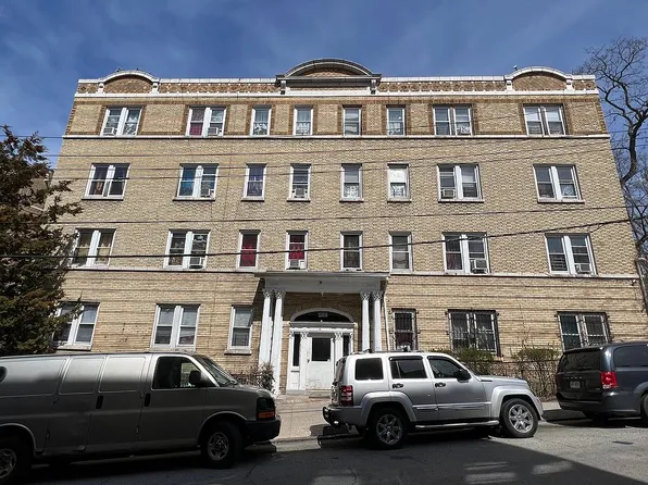 75 Saint Andrews Pl, Yonkers, NY 10705