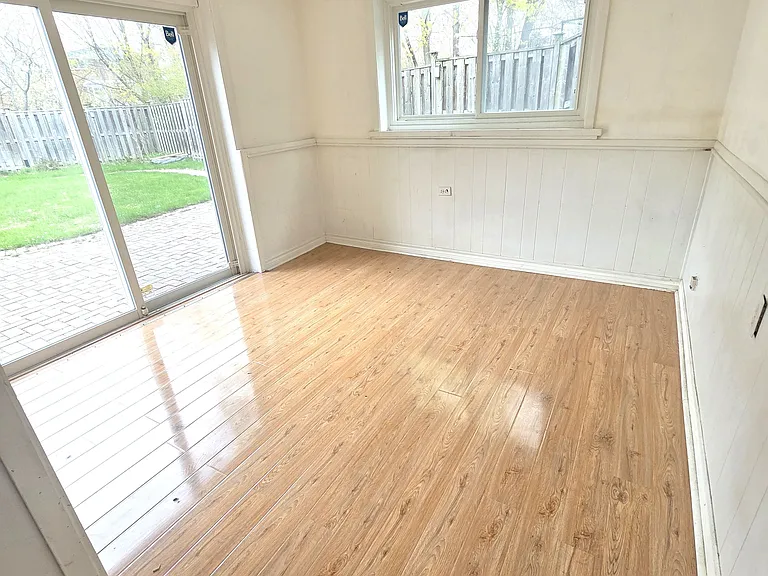 36 Roundwood Ct — Photo 5