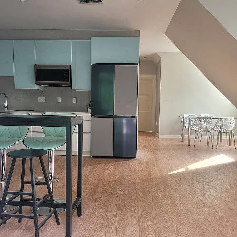 2 bed, 900 sqft, $2,500 — Photo 3