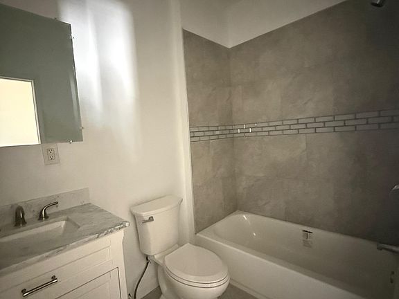 4th image of 826 S 15th St #R-3