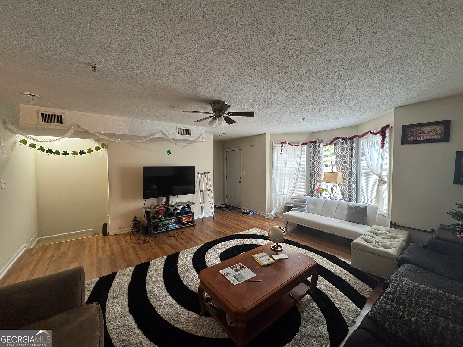 5 bed, 4.0 bath, 7384 sqft, $2,100 — Photo 4