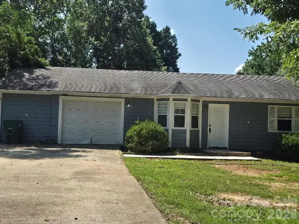 2601 Briar Trail Ct, Matthews, NC 28104