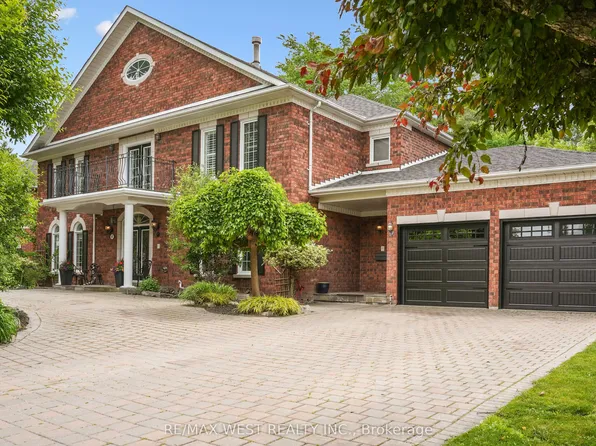 81 Woodview Dr, Pickering, ON L1V 1L1